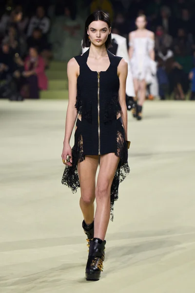 Look 64